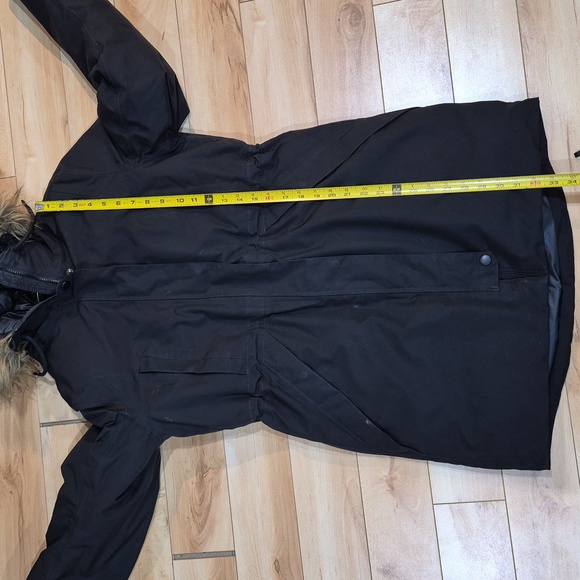 Helly Hansen Women's Size Medium Black Hooded Puffer Parka with Faux-Fur Trim - Picture 7 of 8